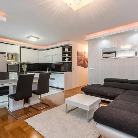 Luxury Suites *