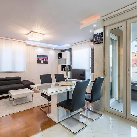 公寓 Luxury Suites *