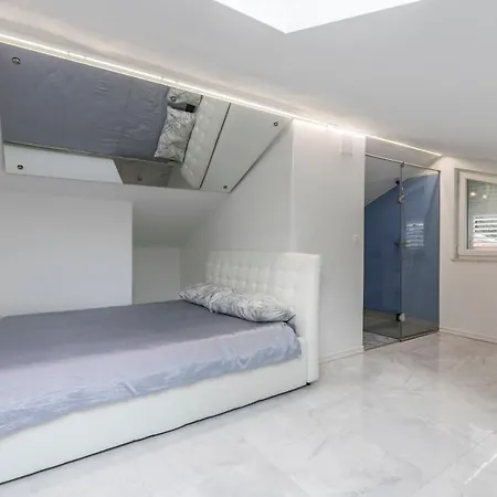 公寓 Luxury Suites